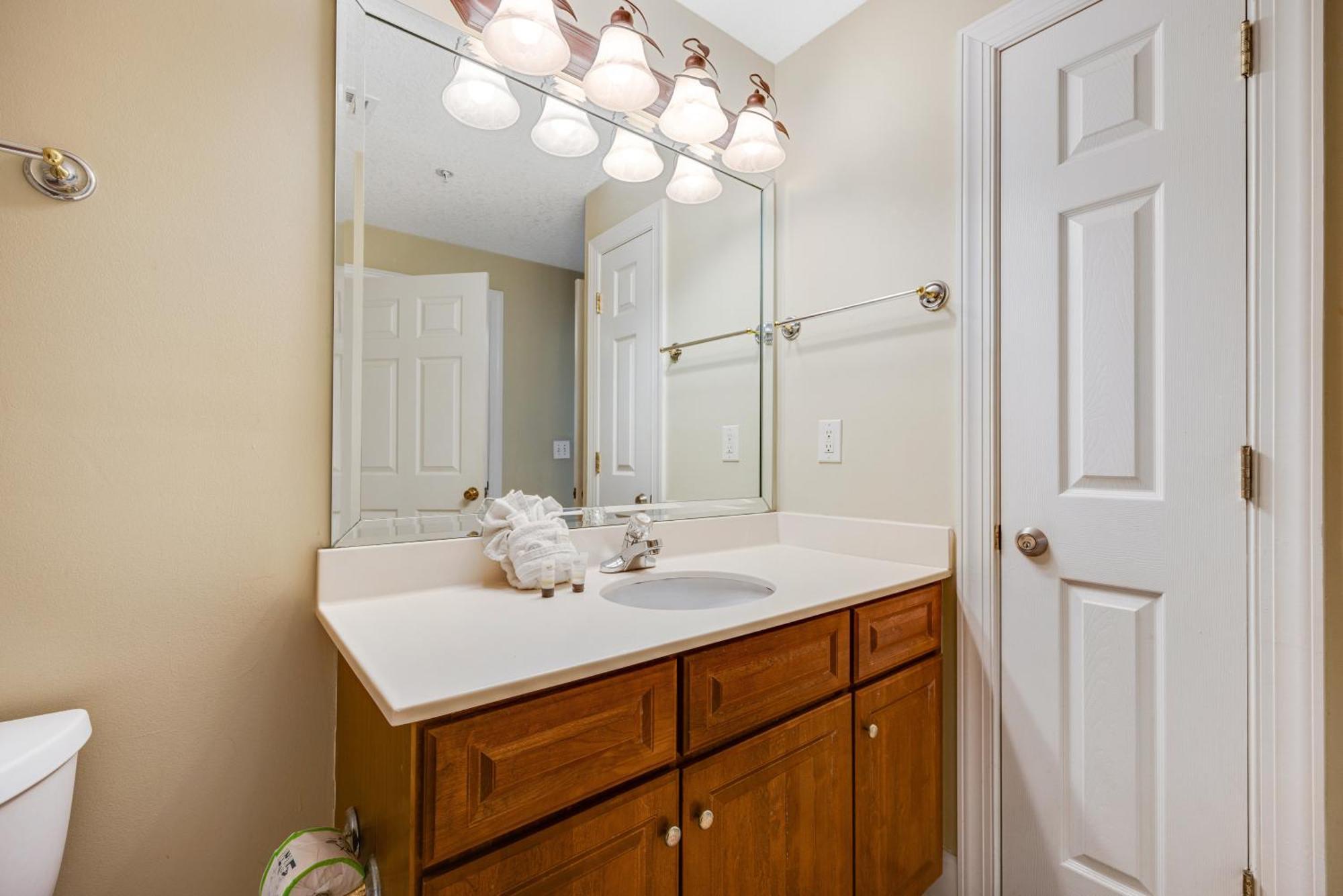 Holiday home Parking Included-beachfront 2bd Ocean Villa! Gorgeous Amenities, Private Complex *