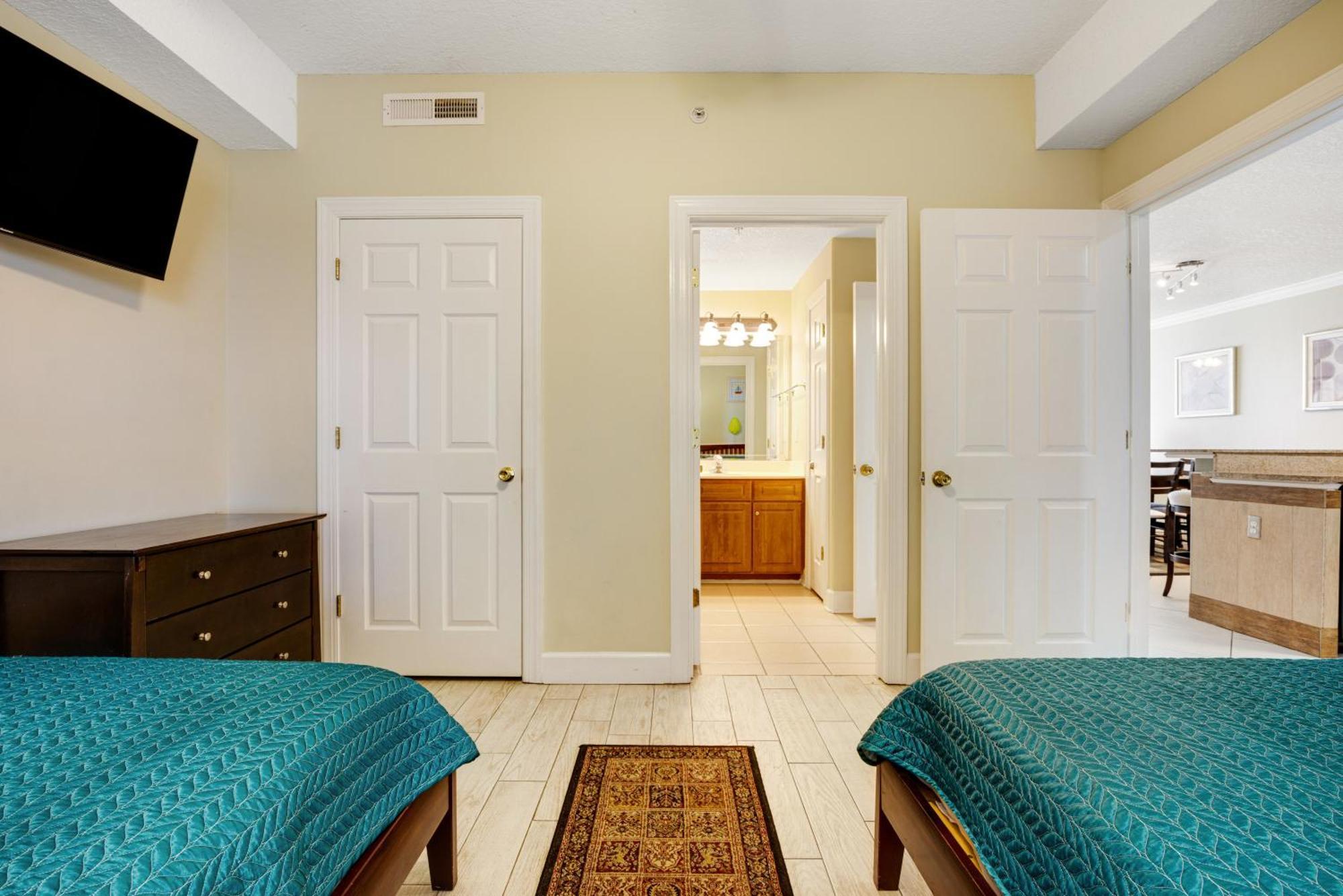 Holiday home Parking Included-beachfront 2bd Ocean Villa! Gorgeous Amenities, Private Complex