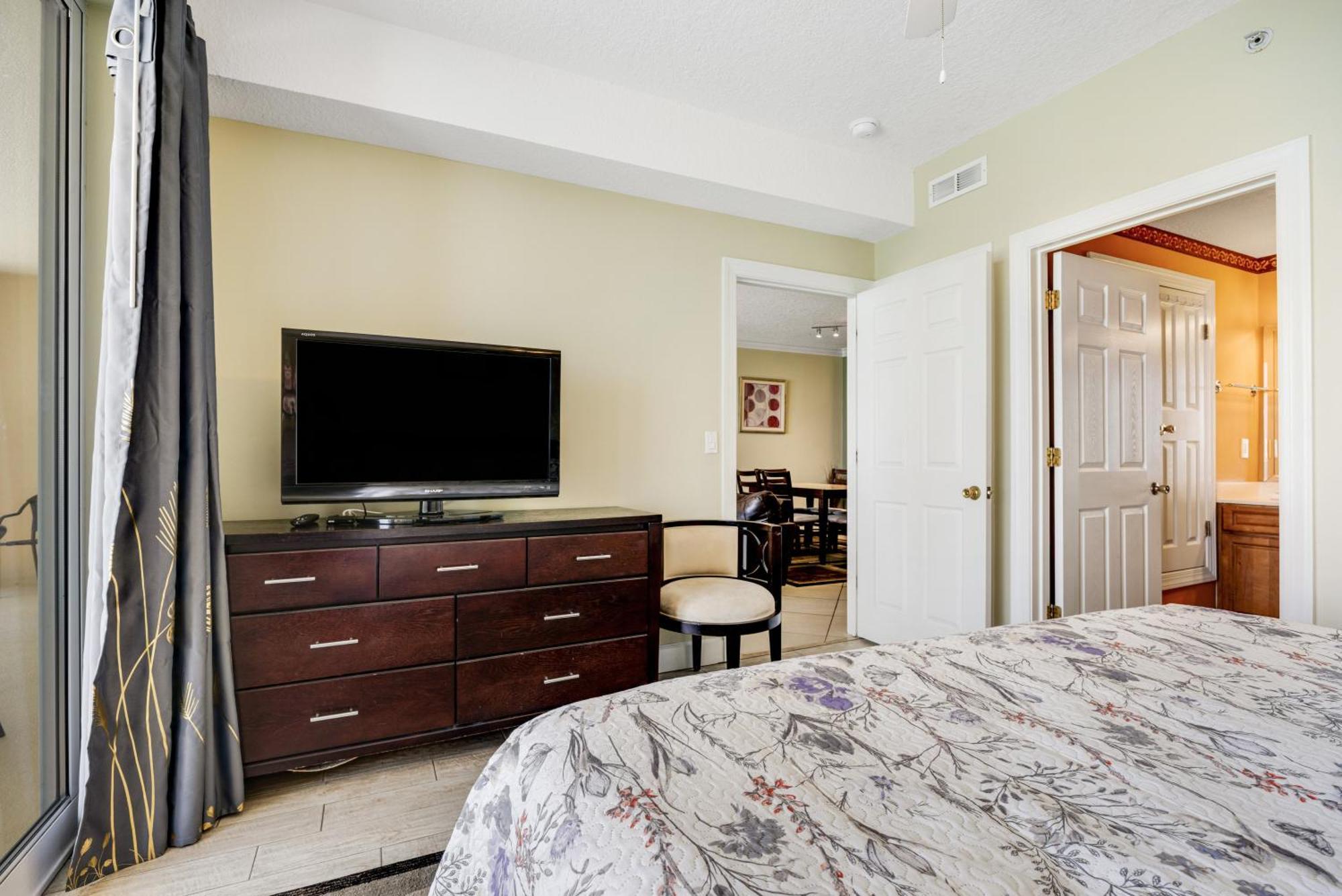 Holiday home Parking Included-beachfront 2bd Ocean Villa! Gorgeous Amenities, Private Complex