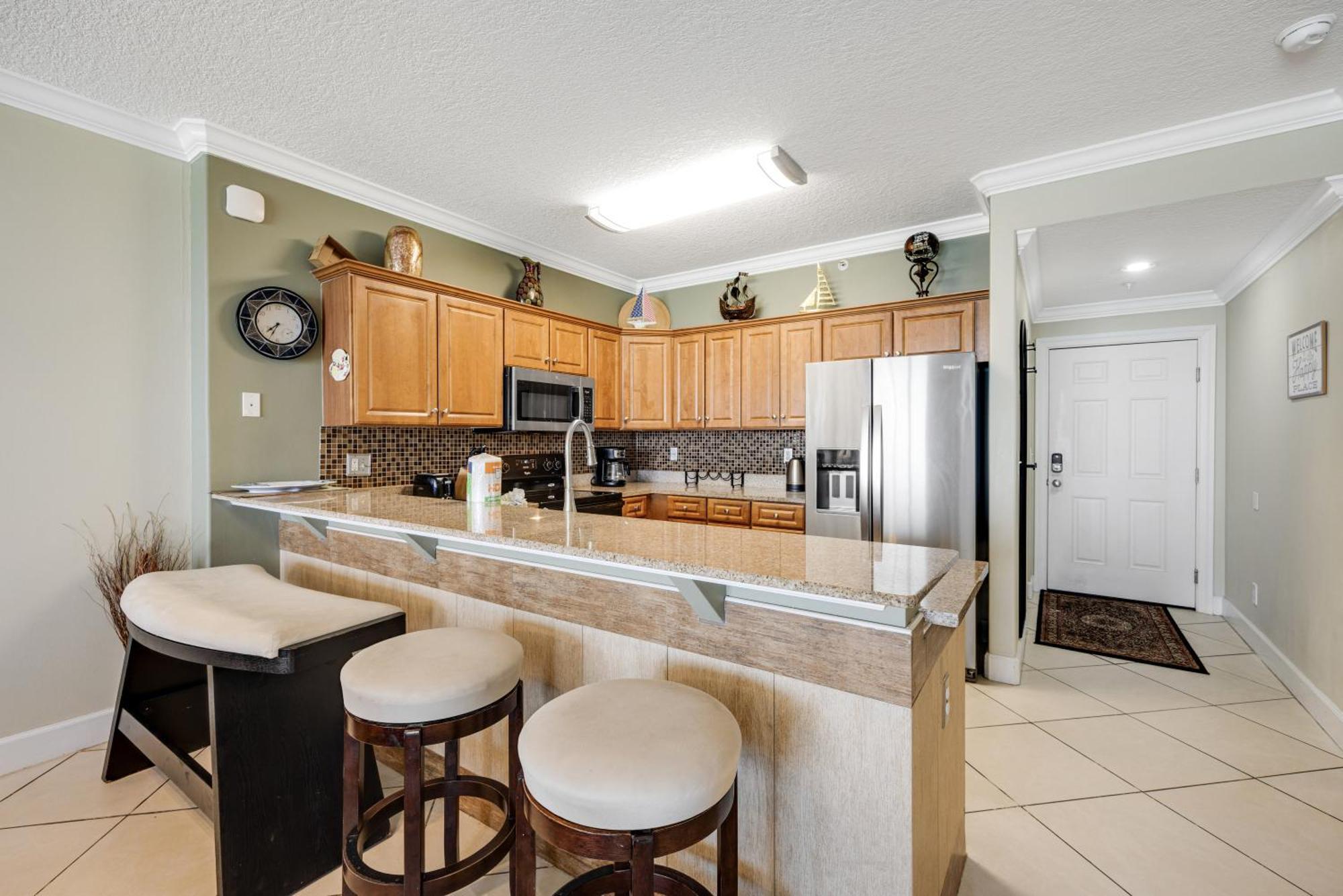 Parking Included-beachfront 2bd Ocean Villa! Gorgeous Amenities, Private Complex Holiday home