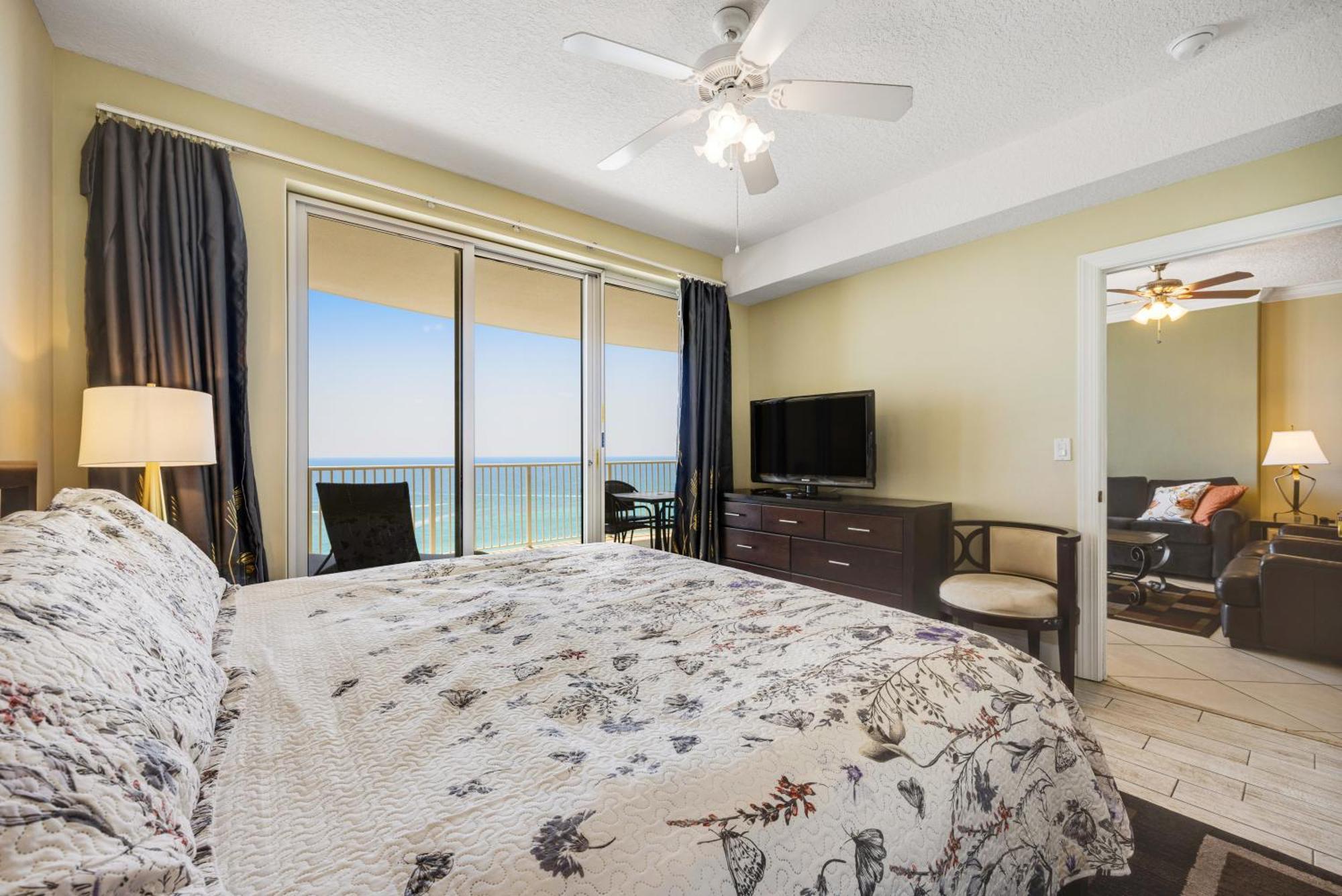 Parking Included-beachfront 2bd Ocean Villa! Gorgeous Amenities, Private Complex Holiday home Panama City Beach