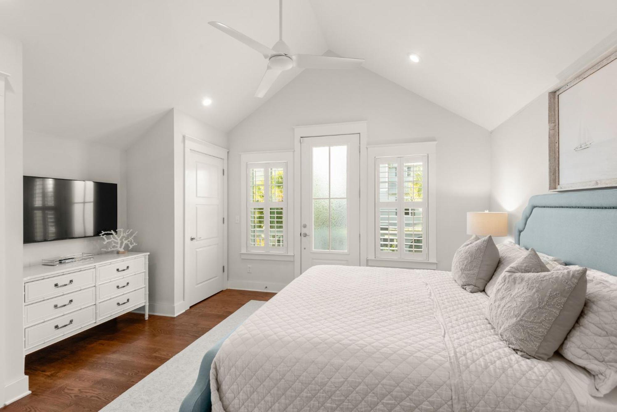 Carefree Cottage: Beachside Retreat With Pool And Tram Access Panama City Beach