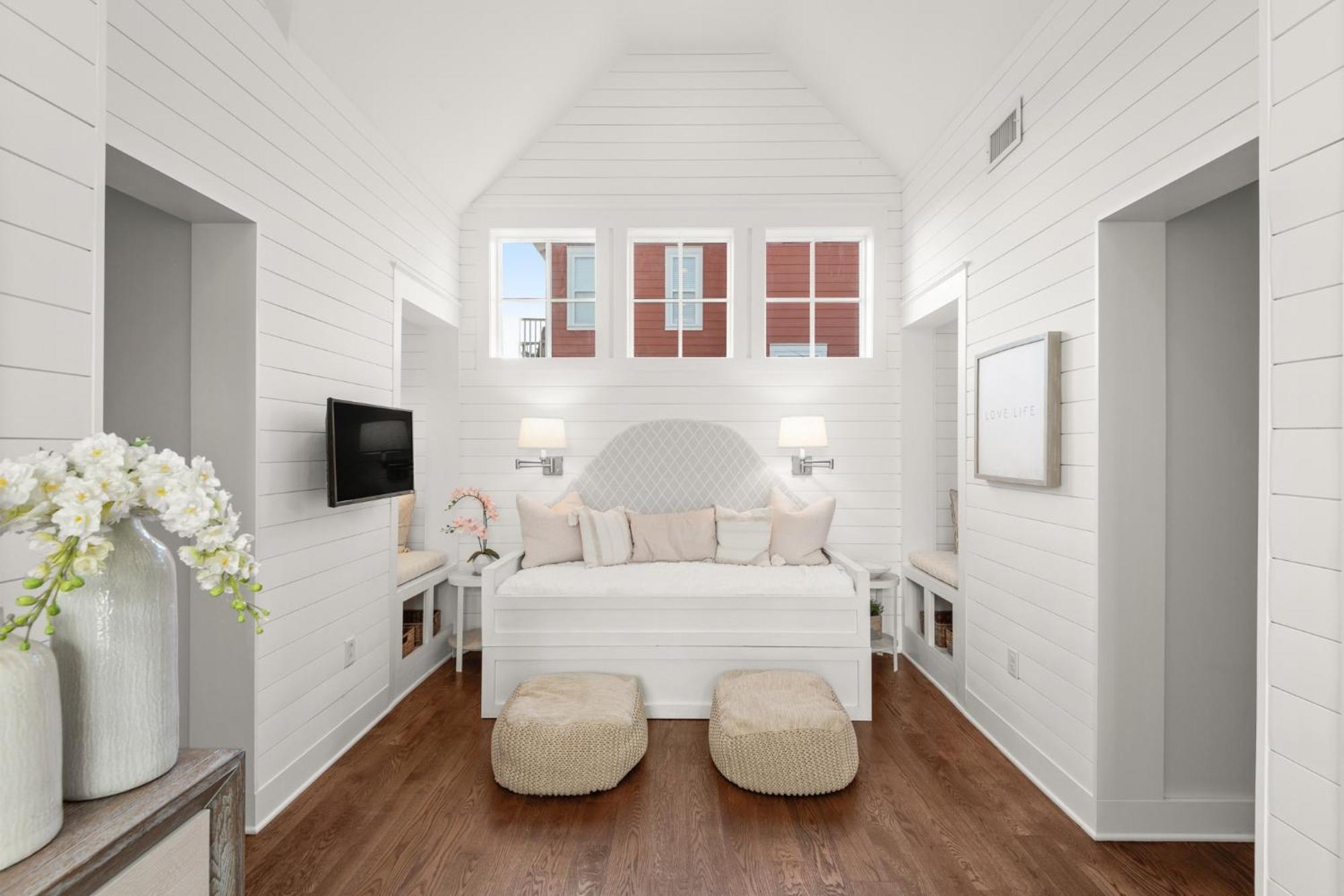 Carefree Cottage: Beachside Retreat With Pool And Tram Access Panama City Beach