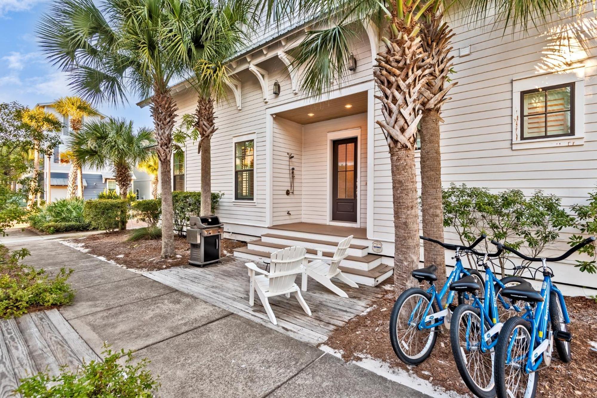 Carefree Cottage: Beachside Retreat With Pool And Tram Access Holiday home