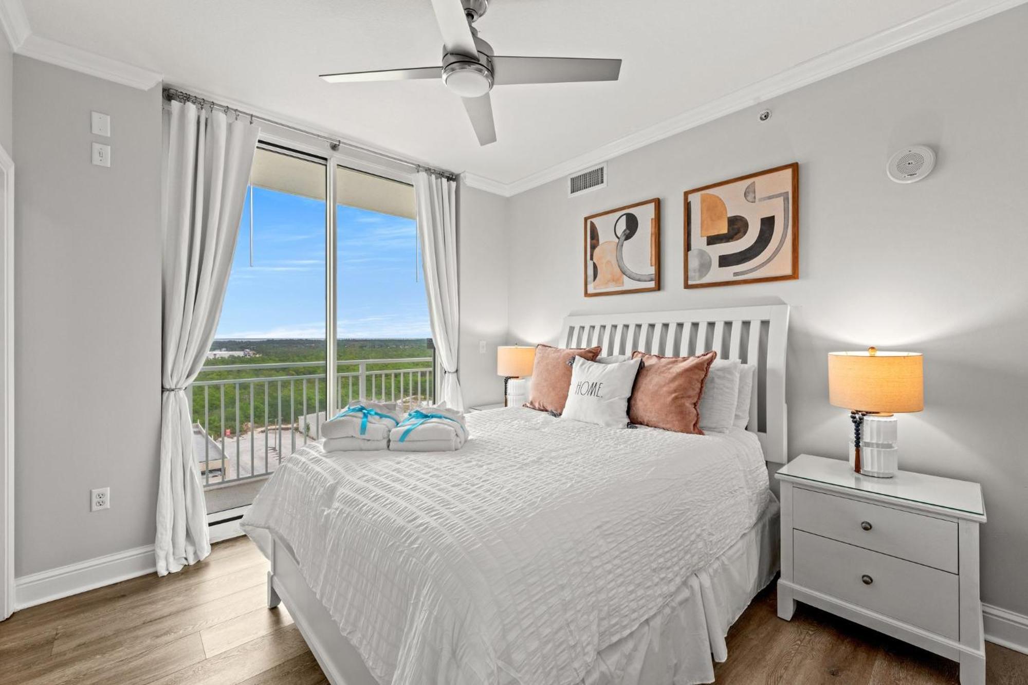 Luxury Beachfront W/ 2 Balconies! Sleeps 8! Walk To Pier Park! * Panama City Beach