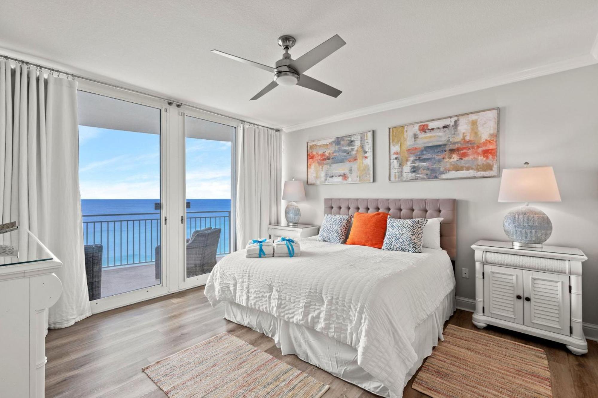 Luxury Beachfront W/ 2 Balconies! Sleeps 8! Walk To Pier Park! Holiday home *