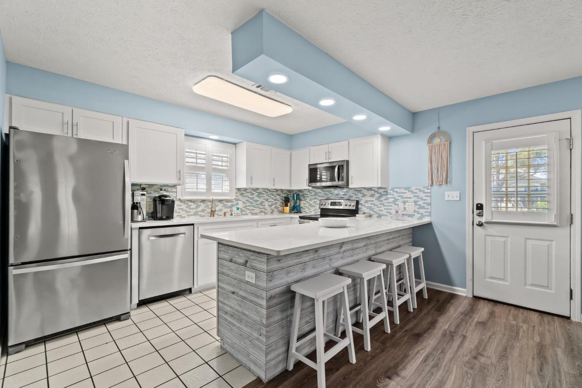 Holiday home Contemporary / West End Pcb / Available Now! / Perfect For Family *