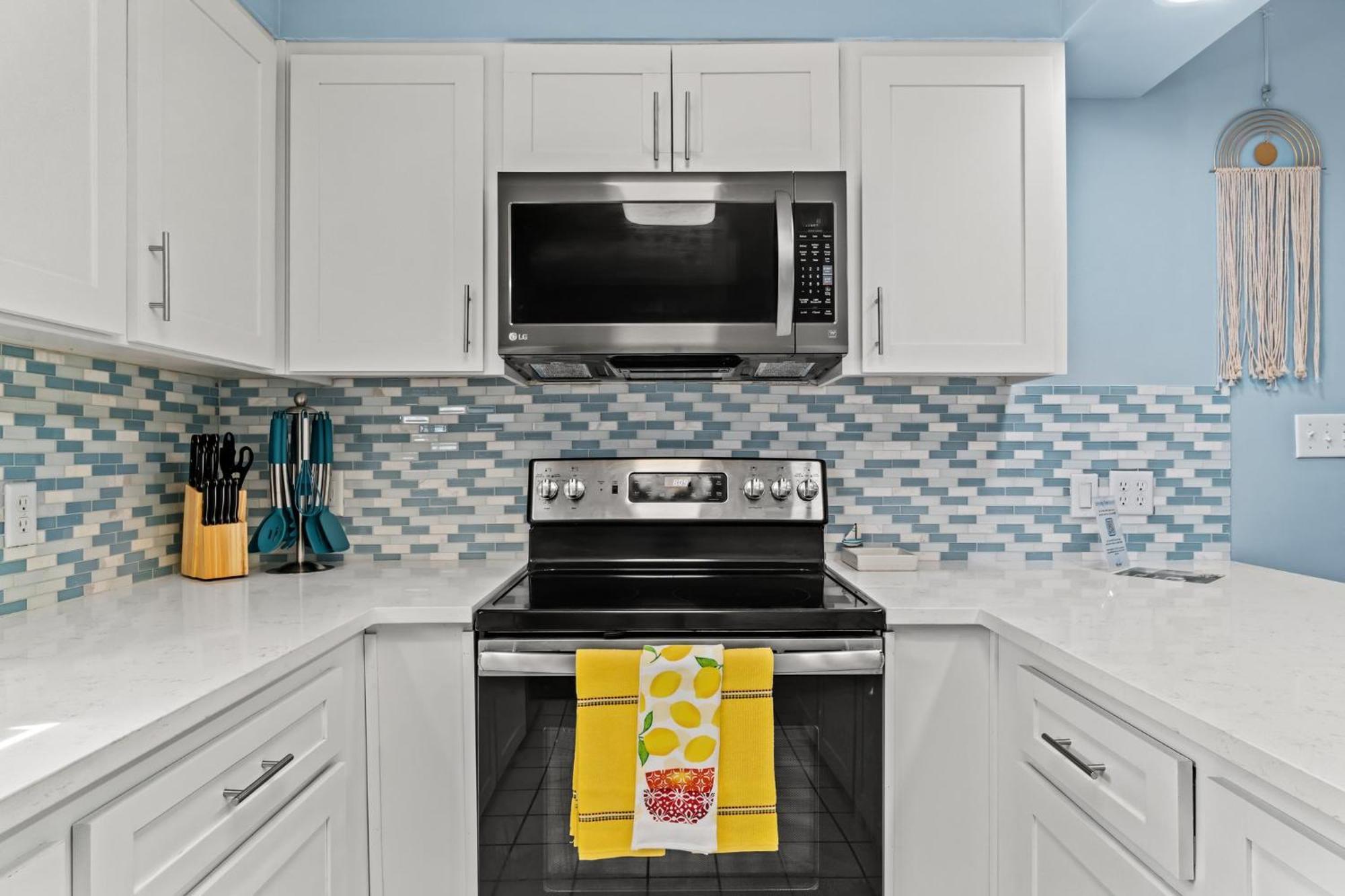 Contemporary / West End Pcb / Available Now! / Perfect For Family * Panama City Beach