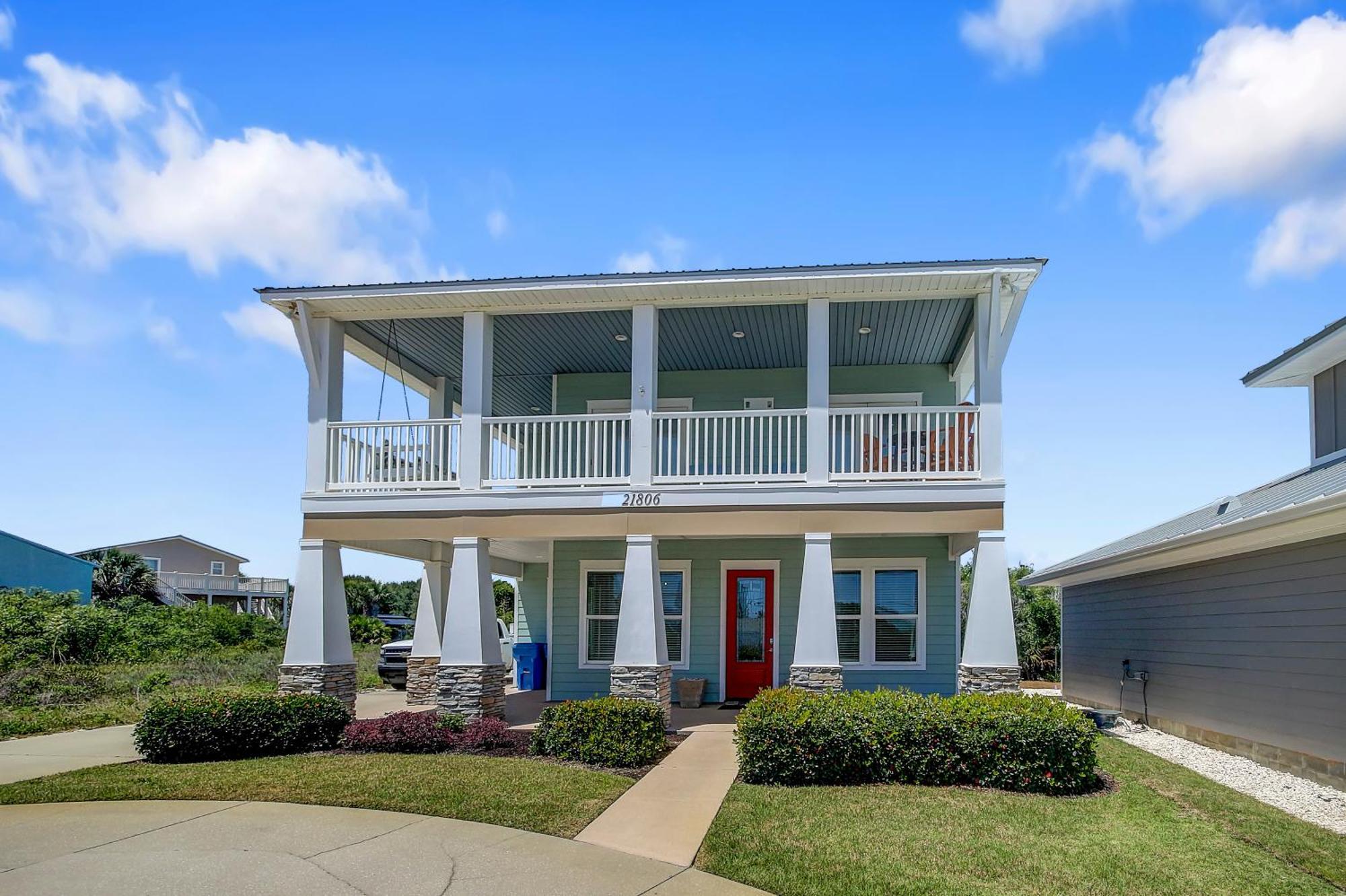 5 Bed, 5 Bath Home/only A 3 Minute Walk To The Beach! Sleeps 12 Holiday home *
