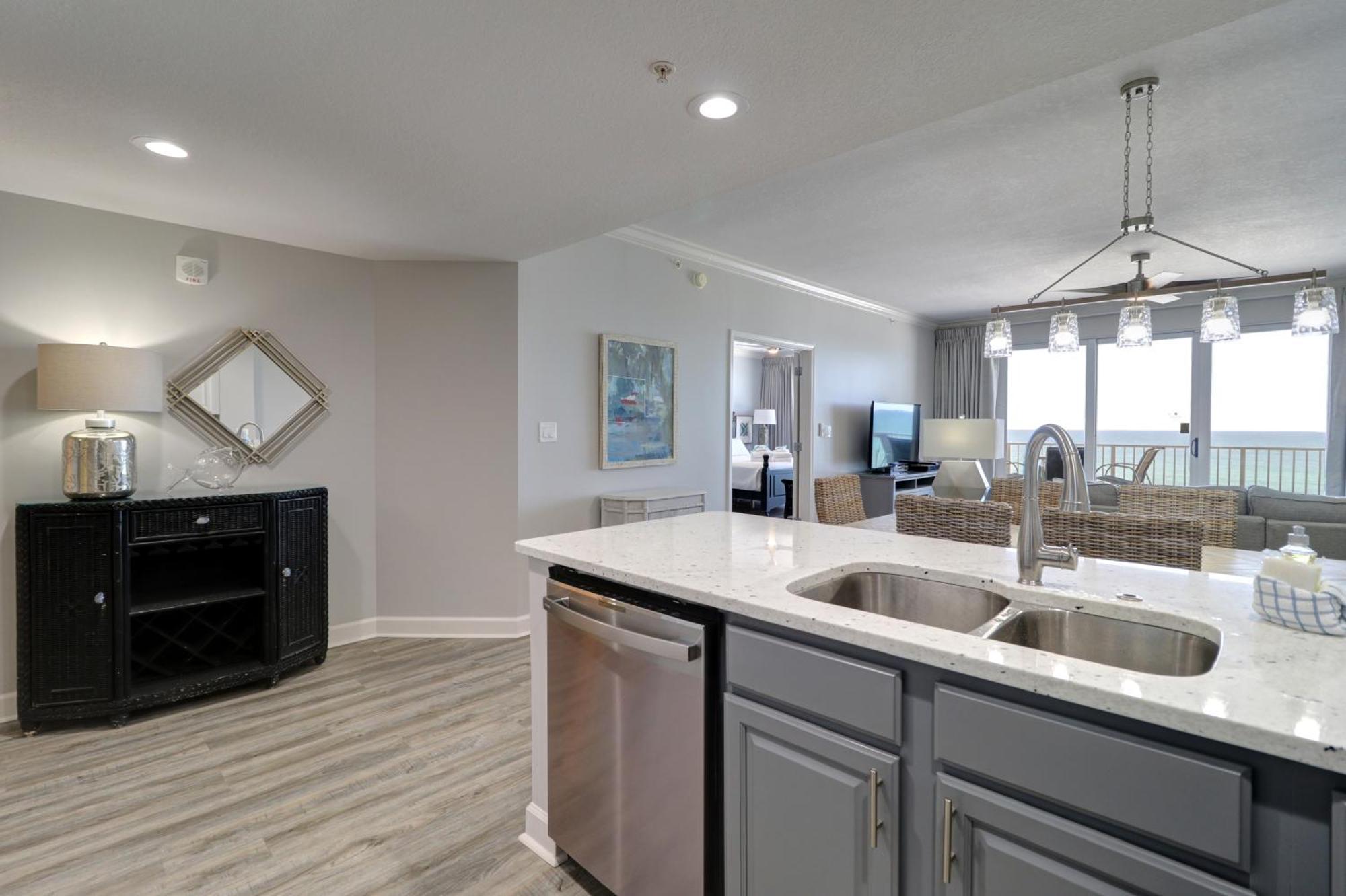 Holiday home Gulf Front Master Suite! Directly On The Beach! 3 Bedroom / 2 Ba! Sleeps 8! *
