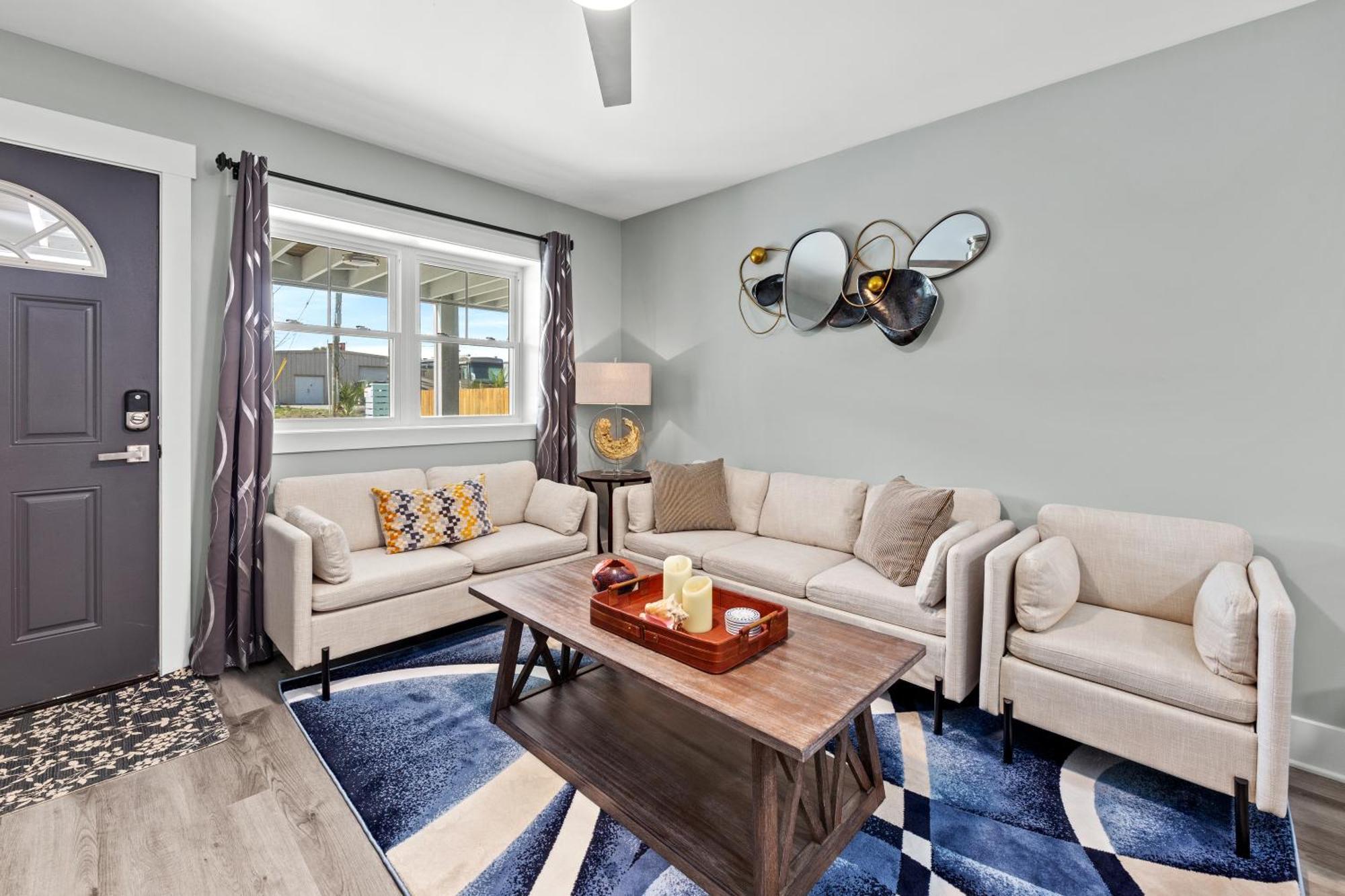 Welcome To Dolphin Fun A! Brand New Duplex! Walk To The Beach! Holiday home
