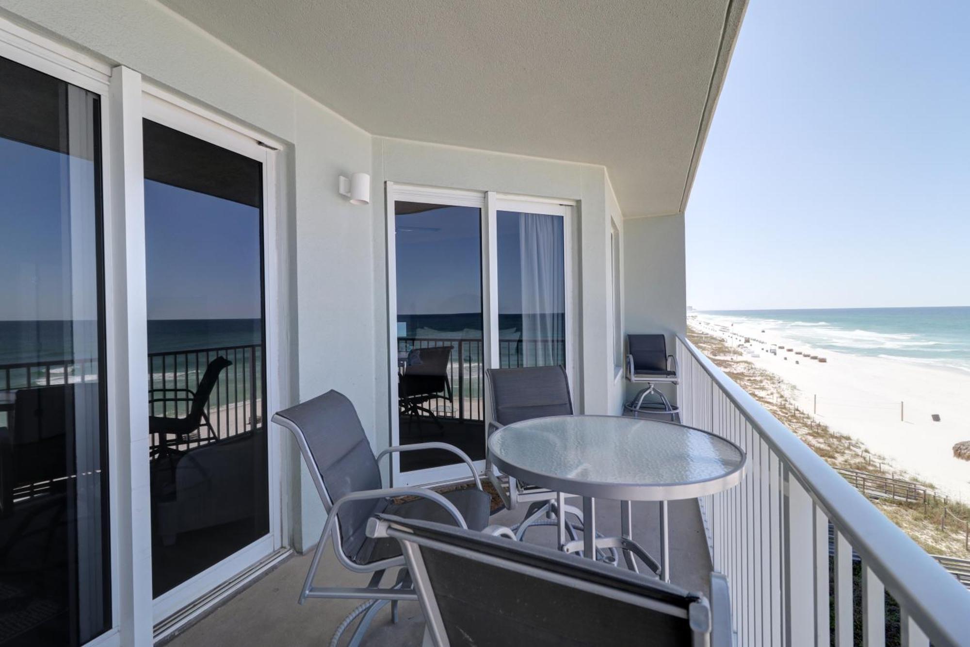 Gulf Front Master Suite! Directly On The Beach! 3 Bedroom / 2 Ba! Sleeps 8!