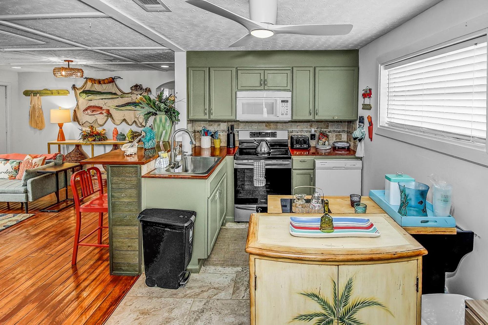 Holiday home 22517 Hilltop Ave - Shore Nuff Beachy *