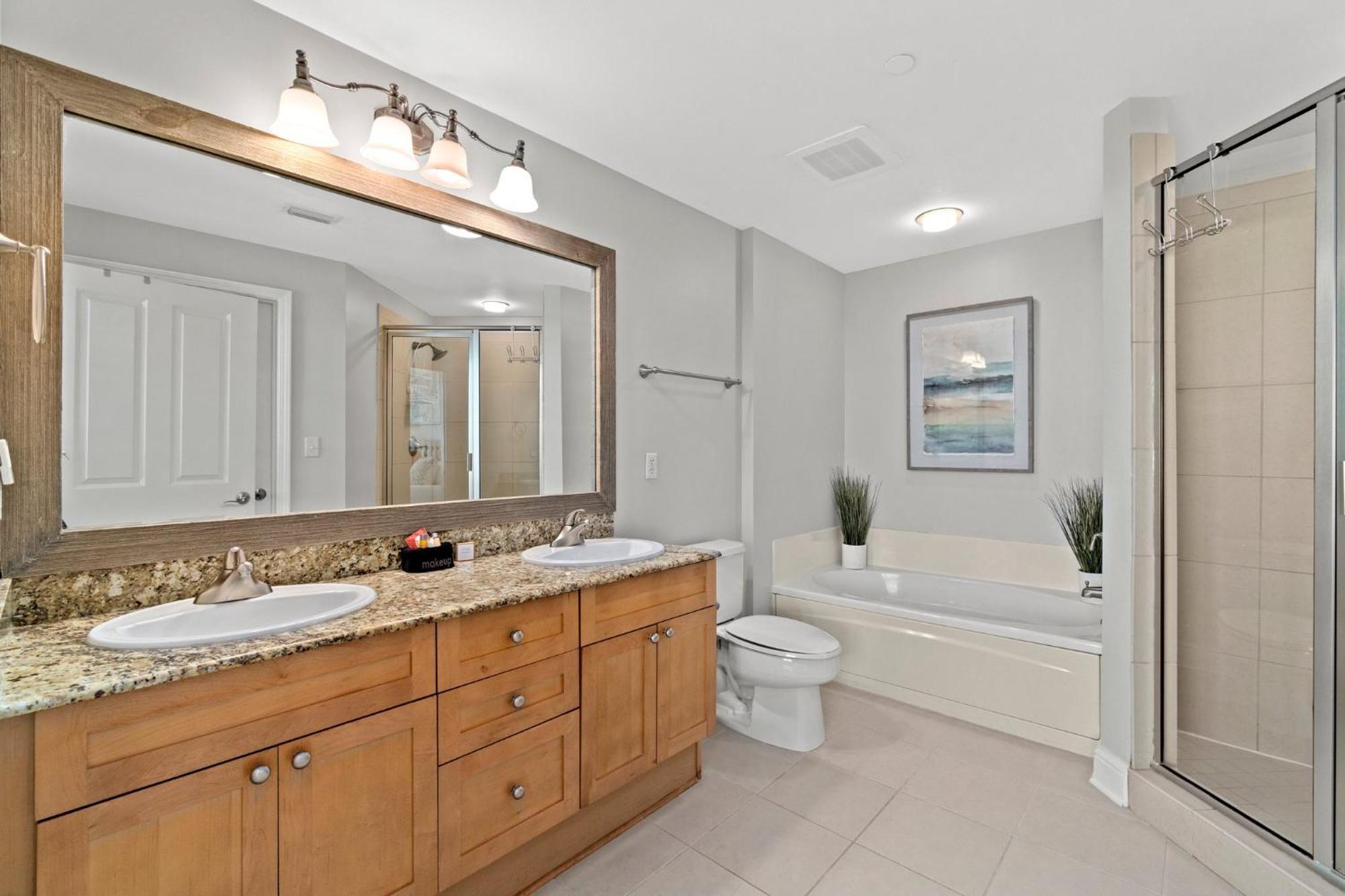 Luxury Beachfront W/ 2 Balconies! Sleeps 8! Walk To Pier Park! Panama City Beach