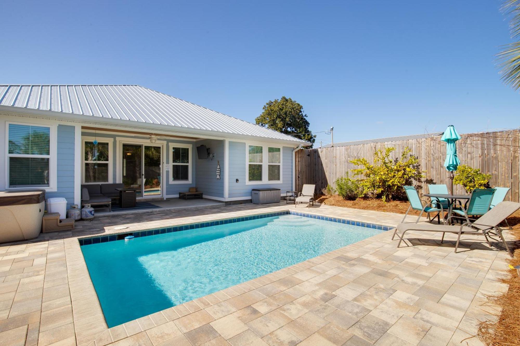 Holiday home Gorgeous 3bd/25ba New W/ Private Heated Pool Steps From Beach! Panama City Beach