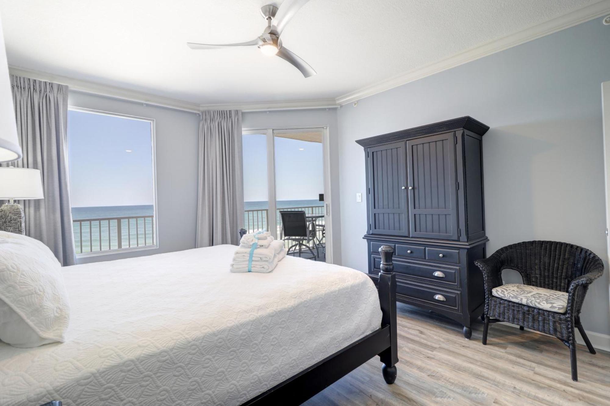 Holiday home Gulf Front Master Suite! Directly On The Beach! 3 Bedroom / 2 Ba! Sleeps 8! Panama City Beach