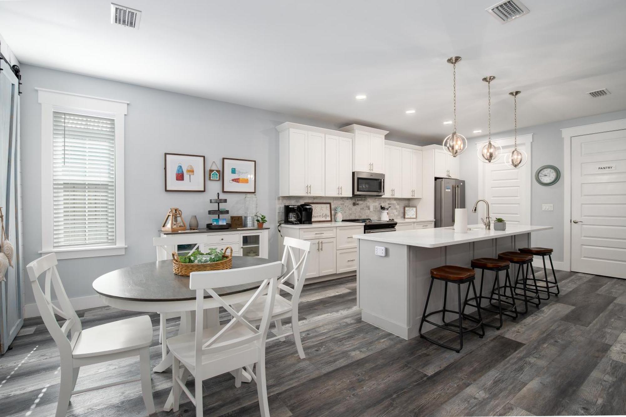 Gorgeous 3bd/25ba New W/ Private Heated Pool Steps From Beach!