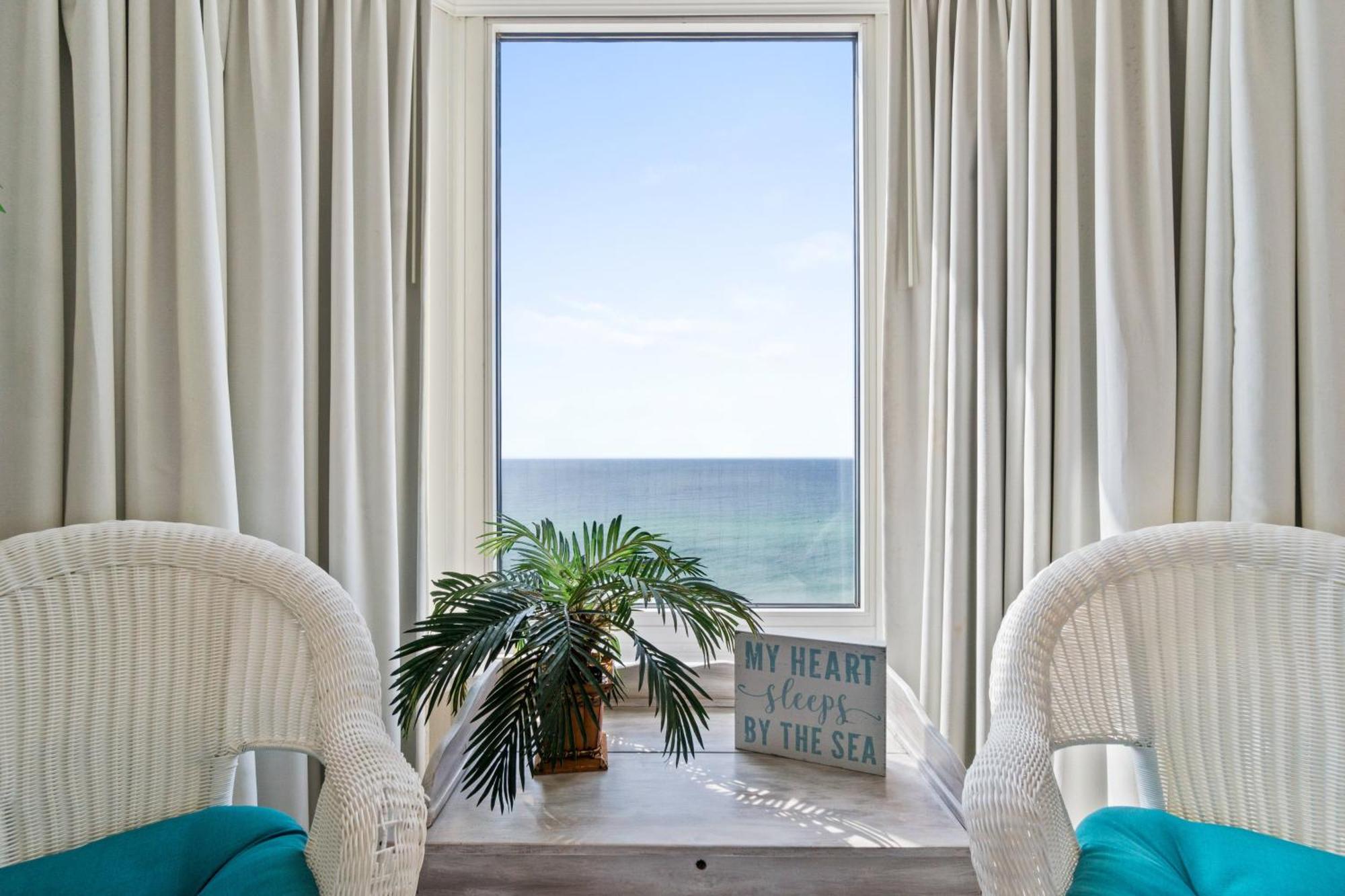 Emerald #1236 By Book That Holiday home