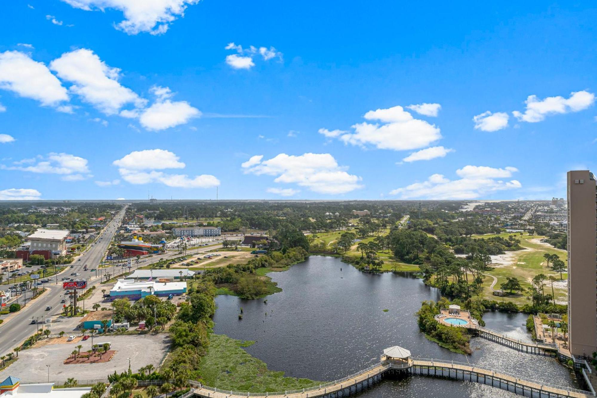 Laketown Wharf 2032 Apartment