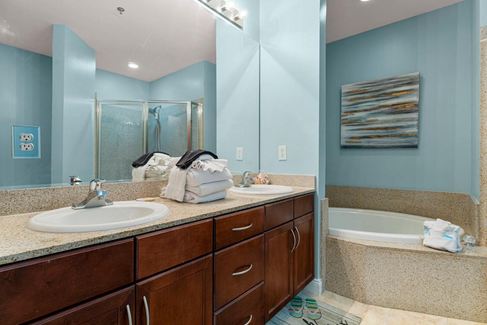 Apartment Laketown Wharf 2032 *