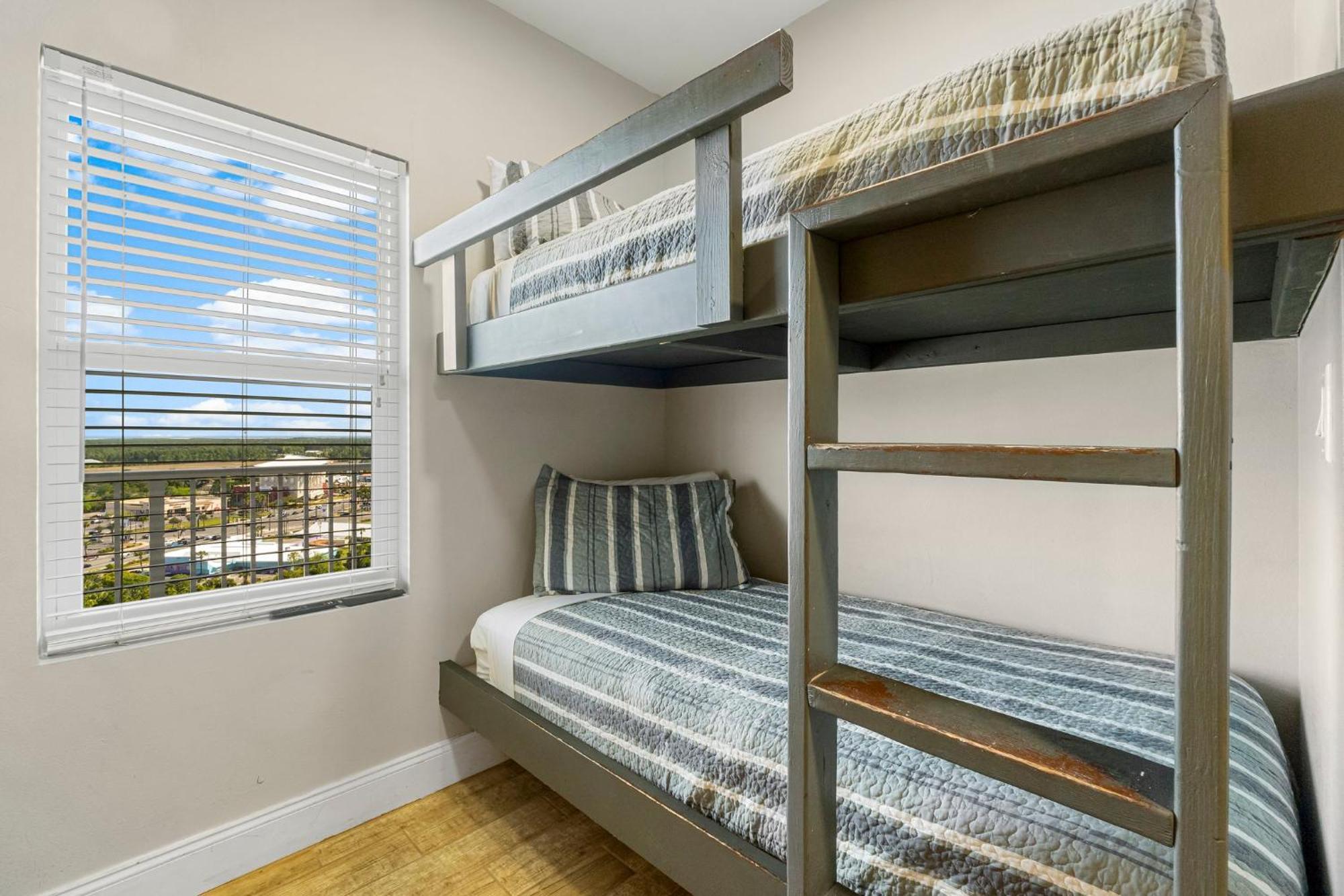 Laketown Wharf #1411 By Nautical Holiday home