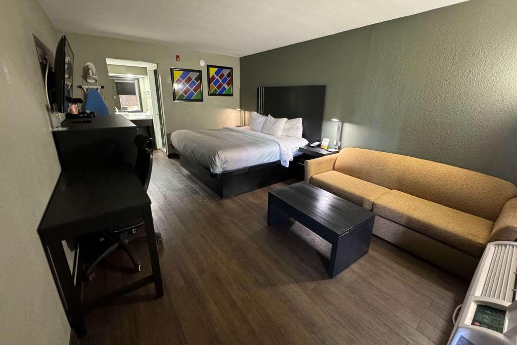Quality Inn & Suites Near Panama City Beach
