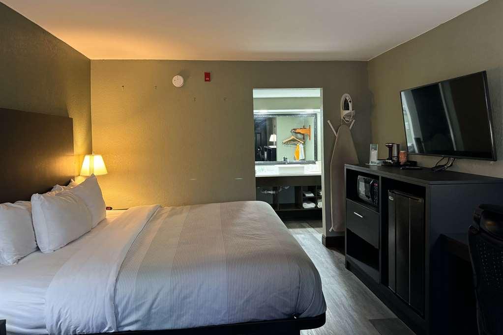 Quality Inn & Suites Near Panama City Beach Hotel 2*