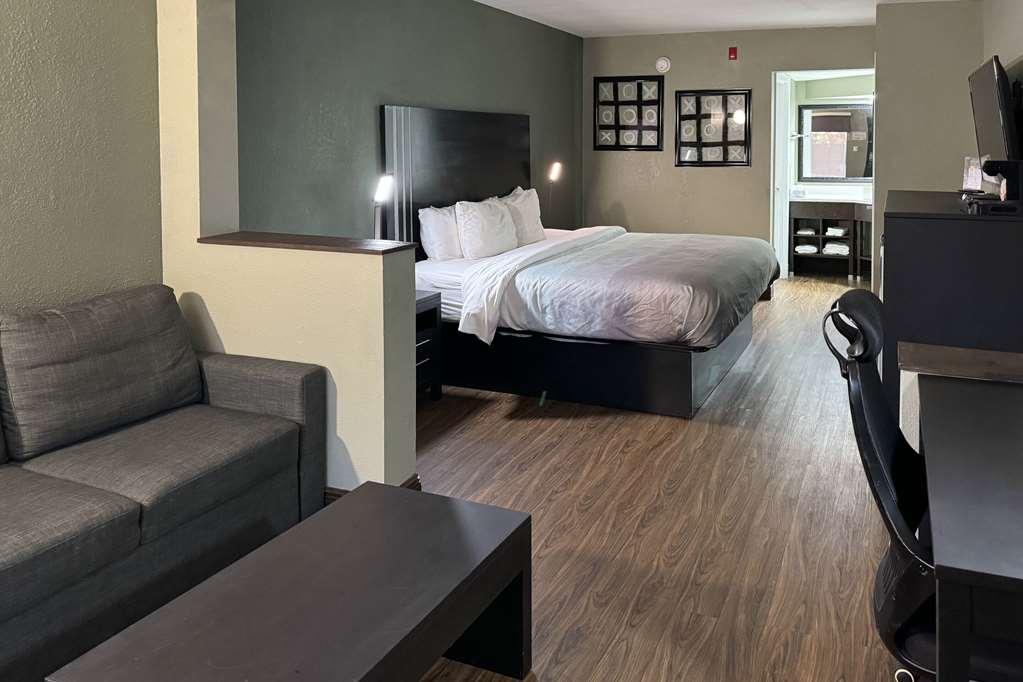 Quality Inn & Suites Near Panama City Beach 2*