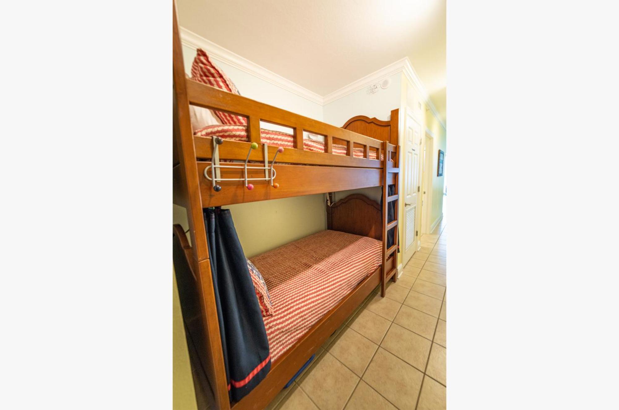 Holiday home Emerald 2234 'seas The Dream South'