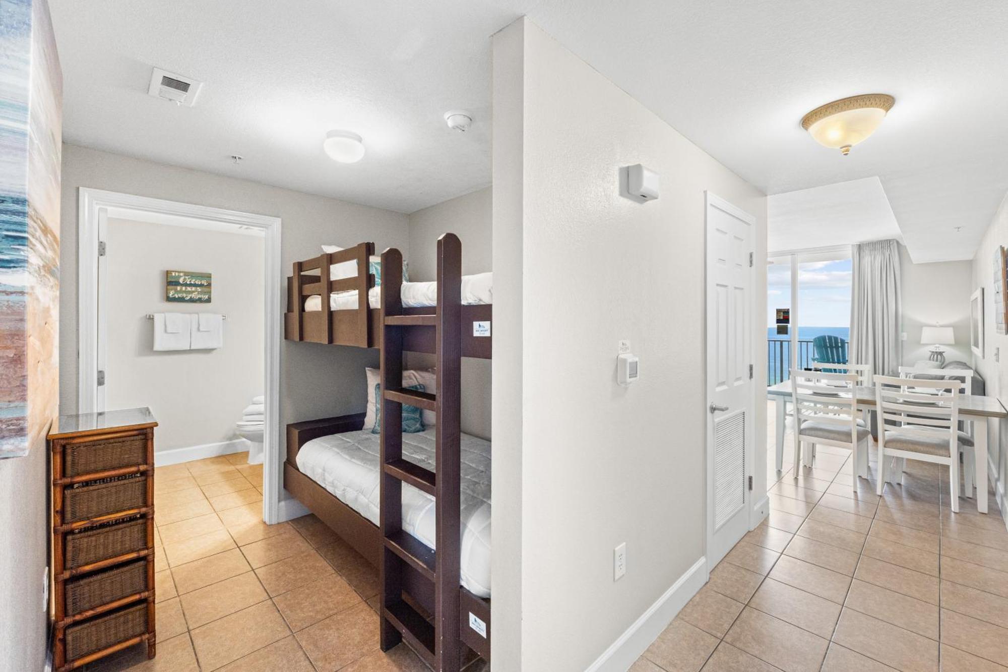 Tidewater #1110 By Book That Holiday home