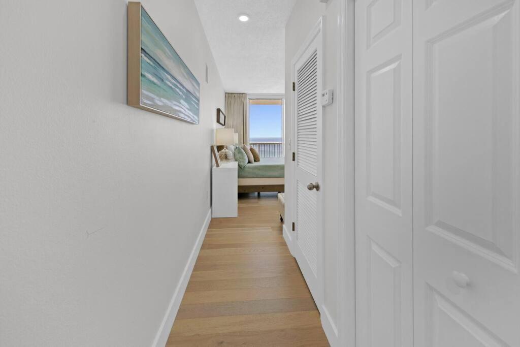 Beachfront #1112 At Majestic Apartment