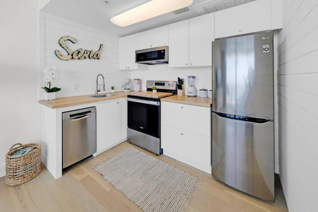 Apartment Beachfront #1112 At Majestic