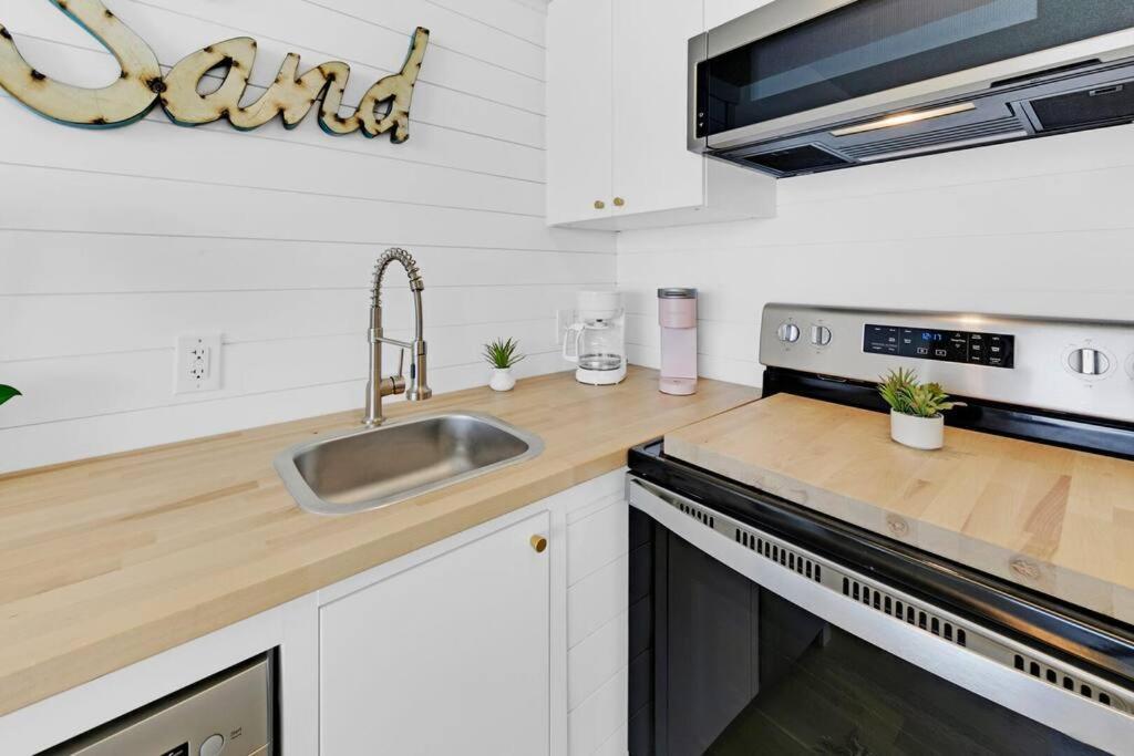 Apartment Beachfront #1112 At Majestic *