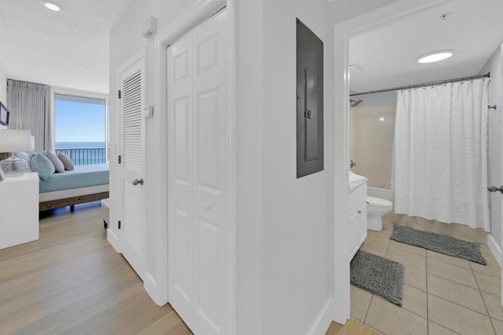 Beachfront #1112 At Majestic Apartment *