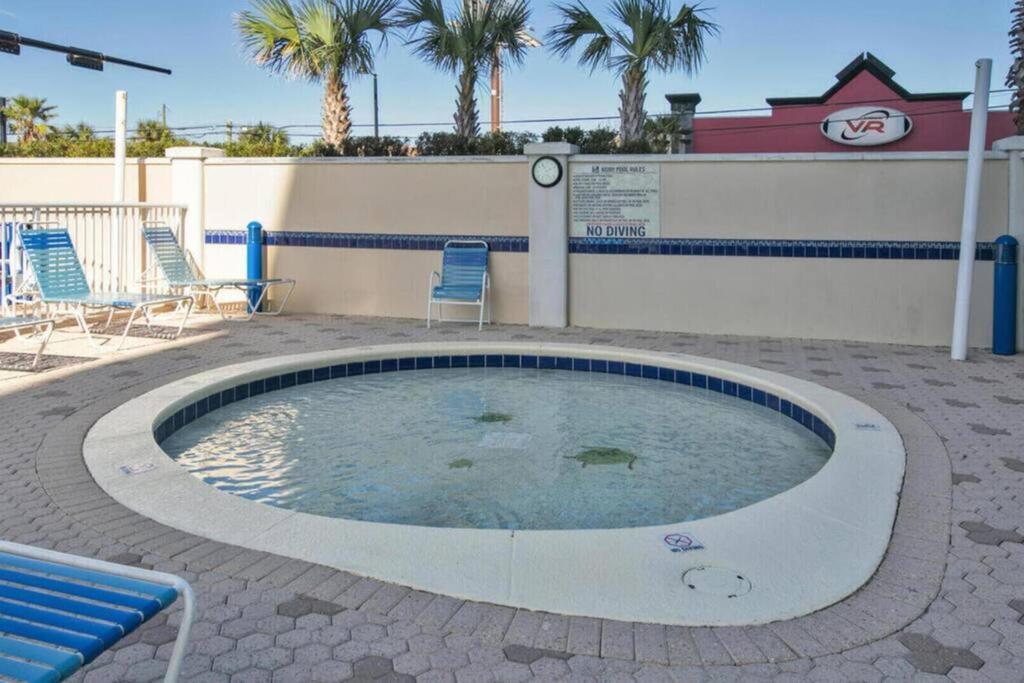 Beachfront #1112 At Majestic Apartment