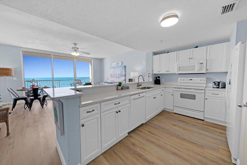 Beachfront #906 At Majestic