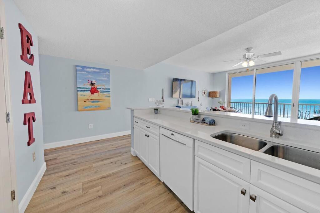 Apartment Beachfront #906 At Majestic