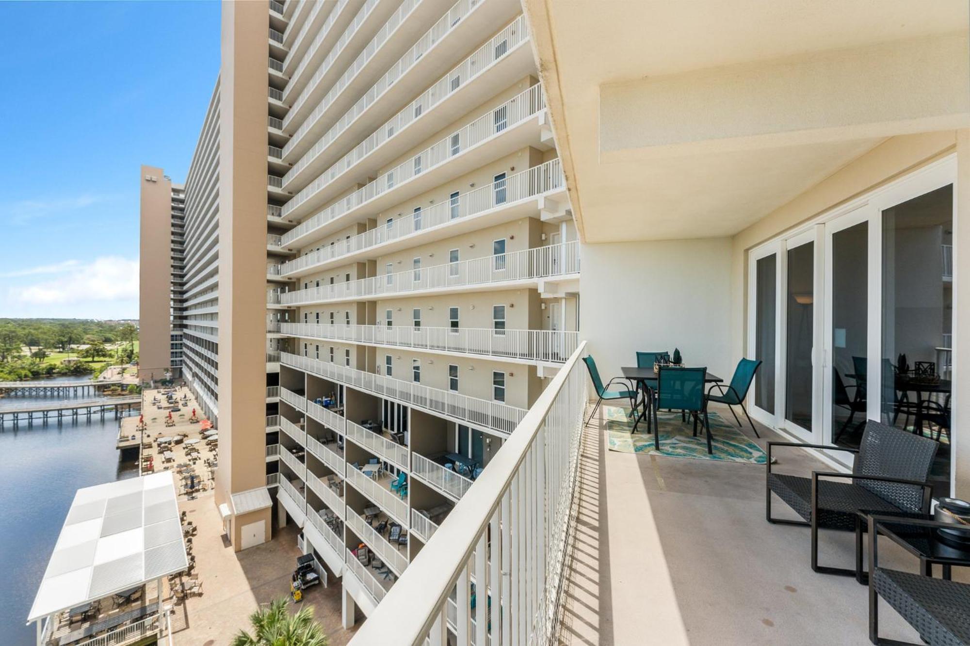 Laketown Wharf 0628