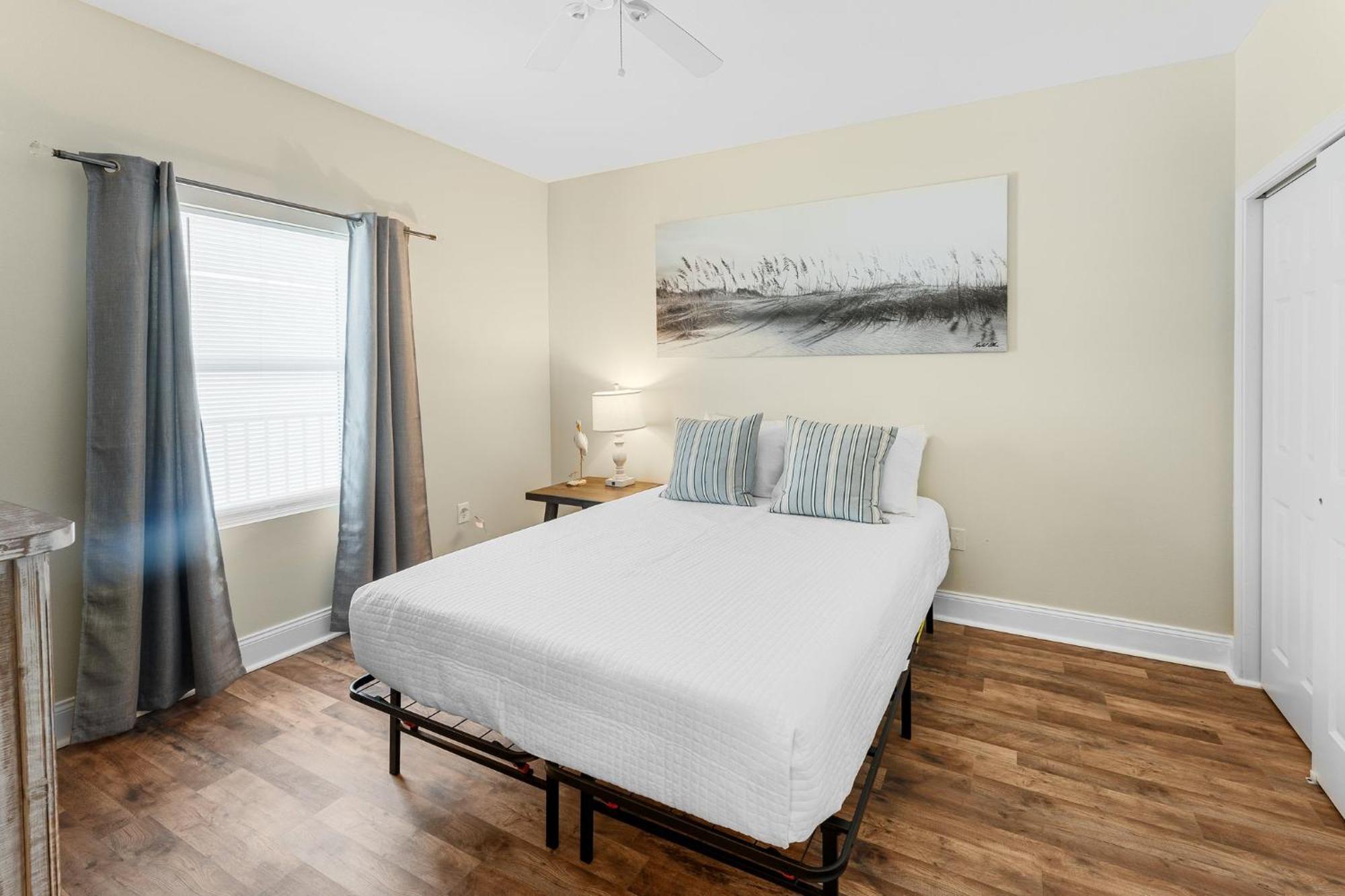 Apartment Laketown Wharf 0628
