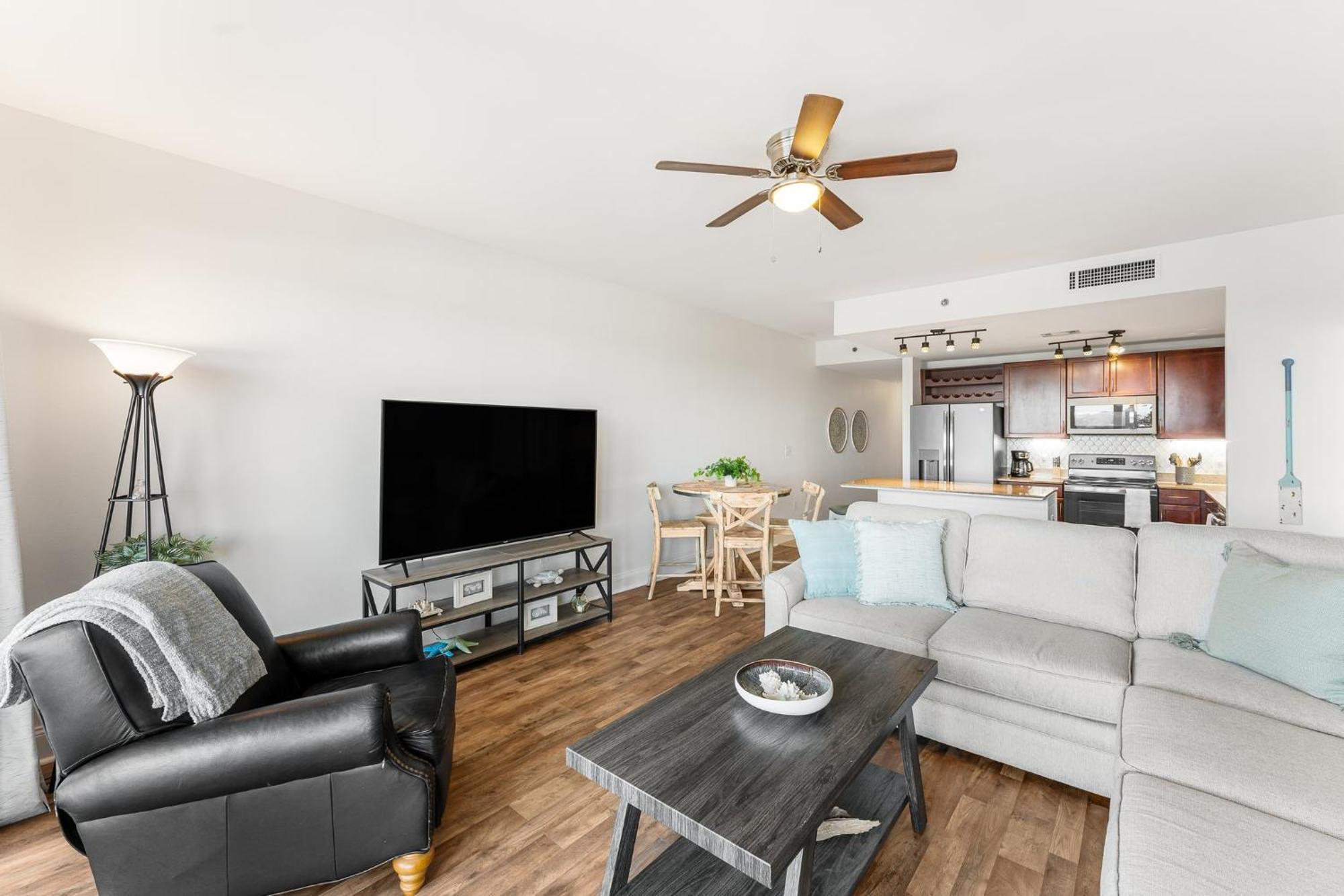 Laketown Wharf 0628 Apartment