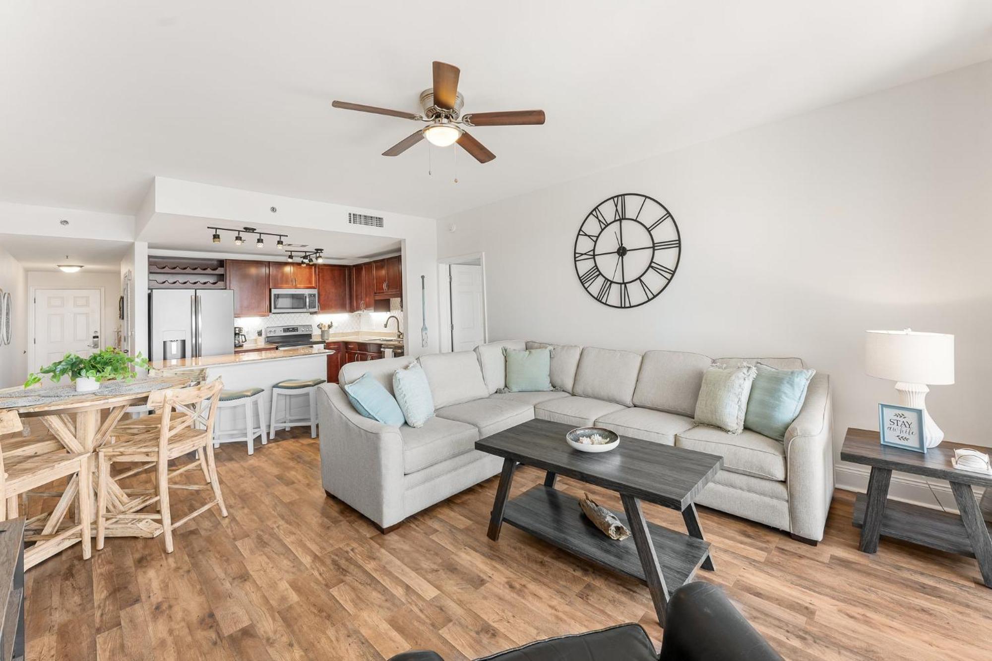 Laketown Wharf 0628 Apartment *