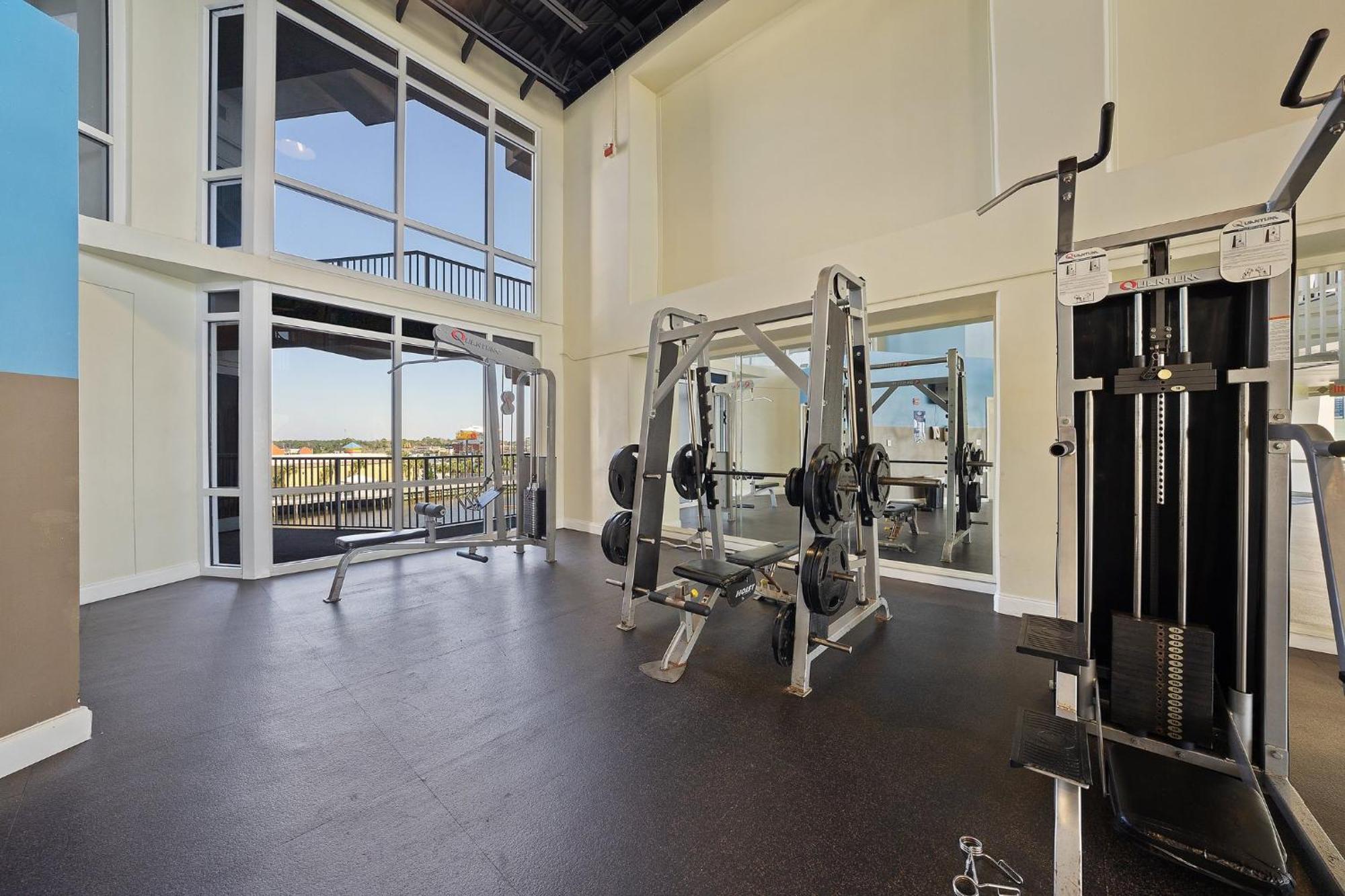 Apartment Laketown Wharf 0628