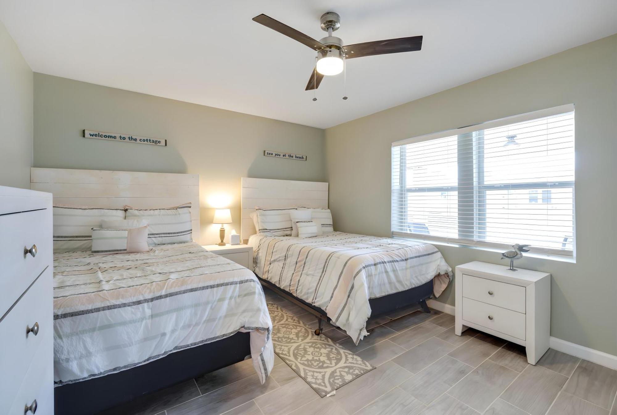 Sea Breeze House- 3 Bd 2 Ba 5 Min Walk To * Panama City Beach
