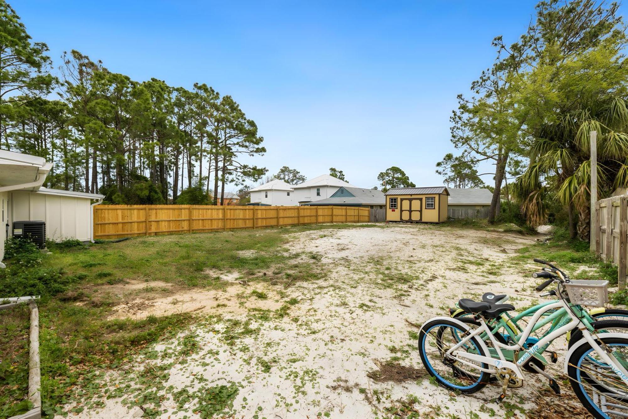 Sea Breeze House- 3 Bd 2 Ba 5 Min Walk To Holiday home *
