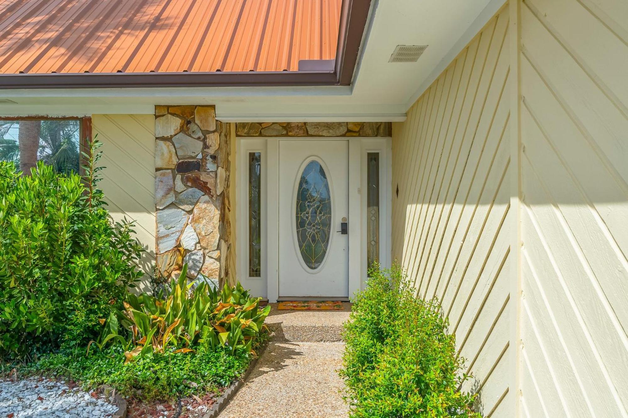 Tranquil Lagoon House! Pool And Nearby! By Dolce Getaways! Holiday home *