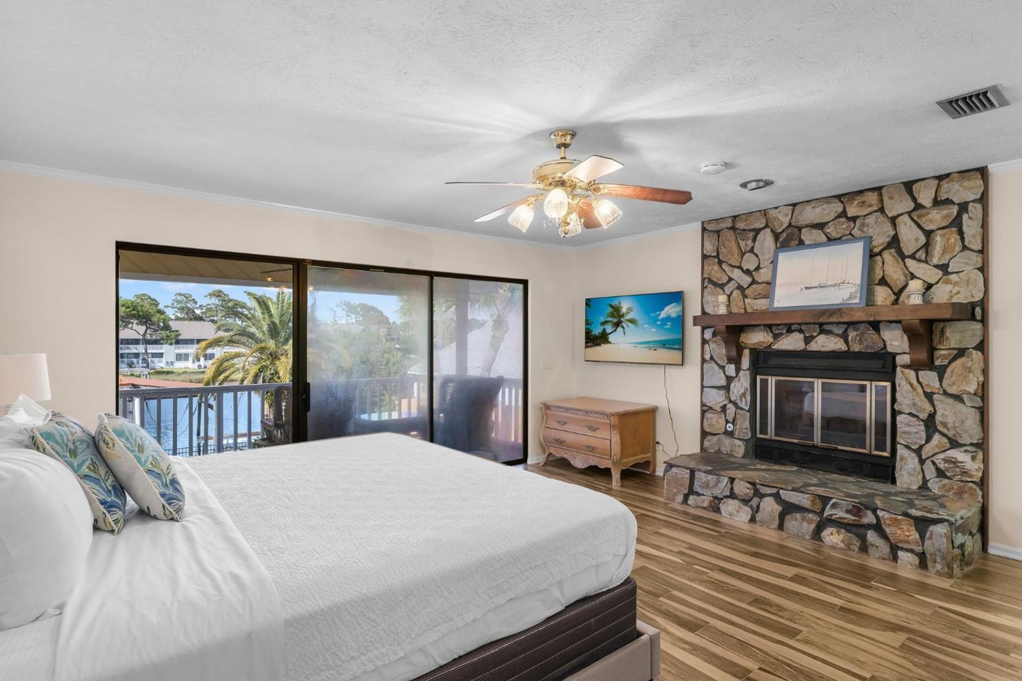 Holiday home Tranquil Lagoon House! Pool And Nearby! By Dolce Getaways! *