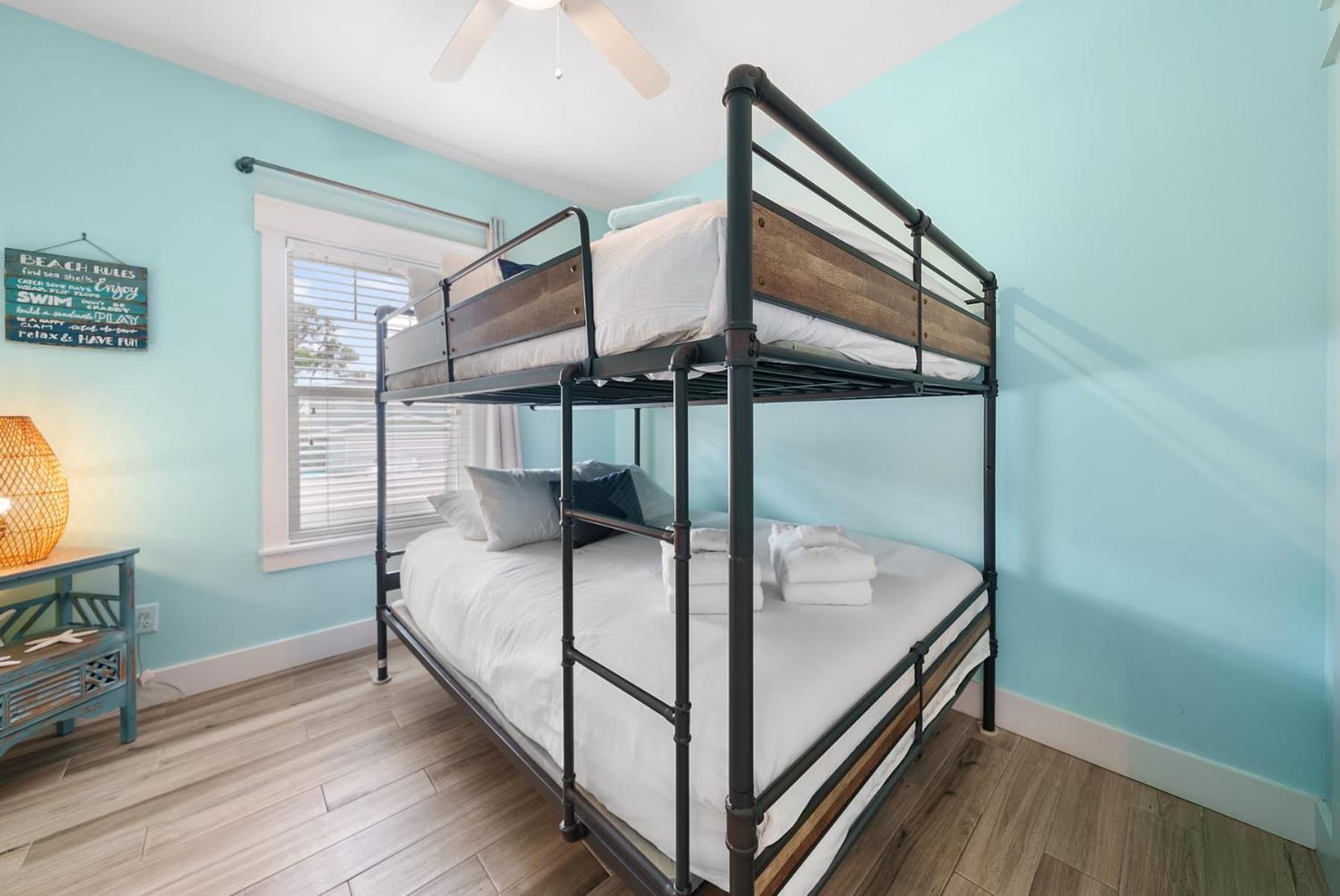 Laid Back In Laguna - Pet Friendly, Private Pool *