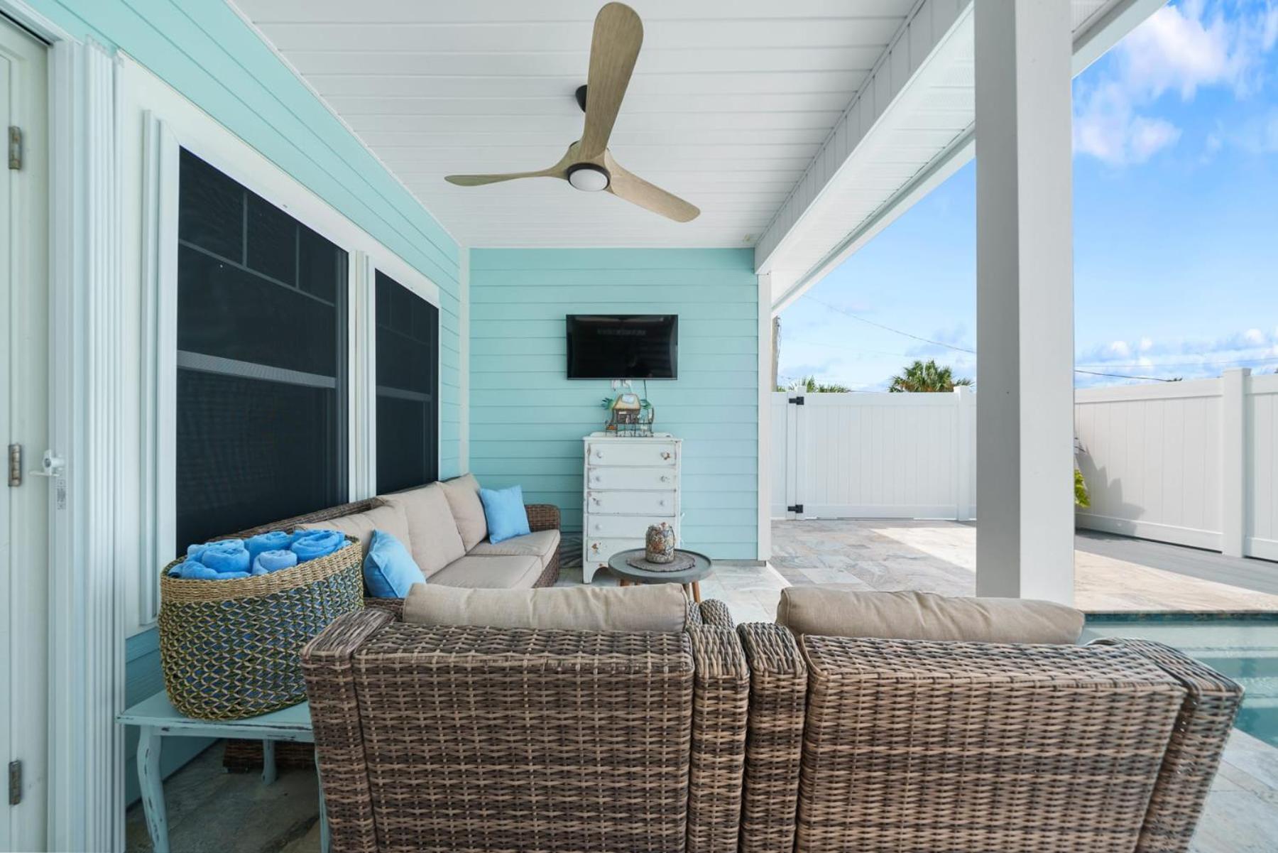 Laid Back In Laguna - Pet Friendly, Private Pool Holiday home