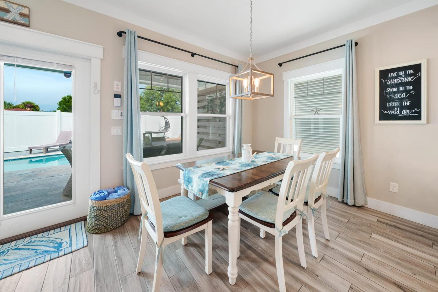 Laid Back In Laguna - Pet Friendly, Private Pool Holiday home *