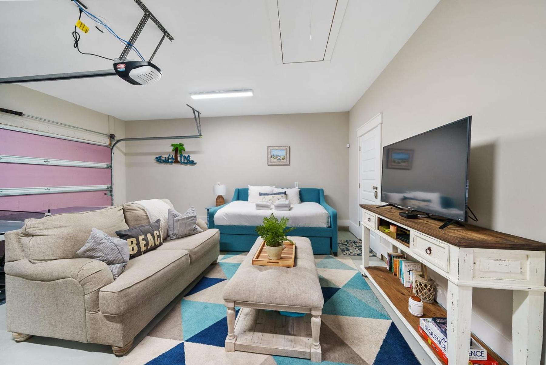 Holiday home Laid Back In Laguna - Pet Friendly, Private Pool